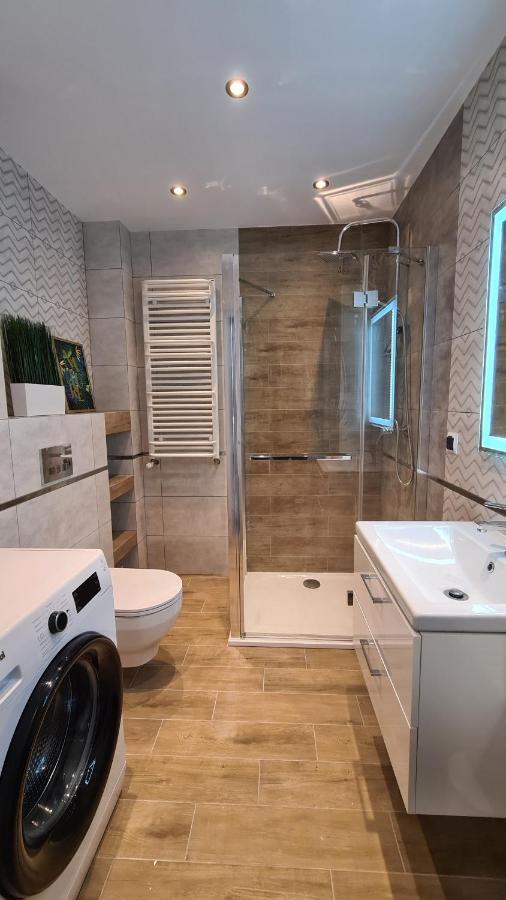 Appartamento Apartament Deluxe 3 Oświęcim Esterno foto